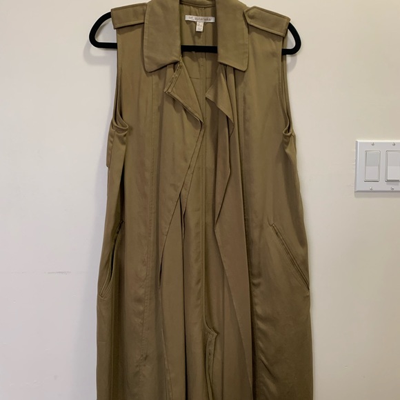 Zara Sleeveless Vest - Picture 1 of 1